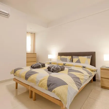 Apartment Beautiful Modern 2br *